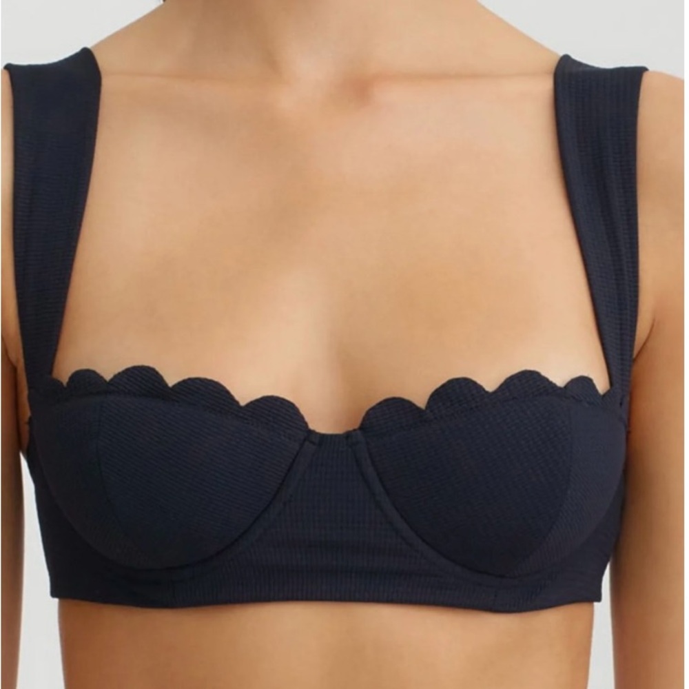 Marysia North Top, Green Scalloped Bikini Top Size small, never been worn